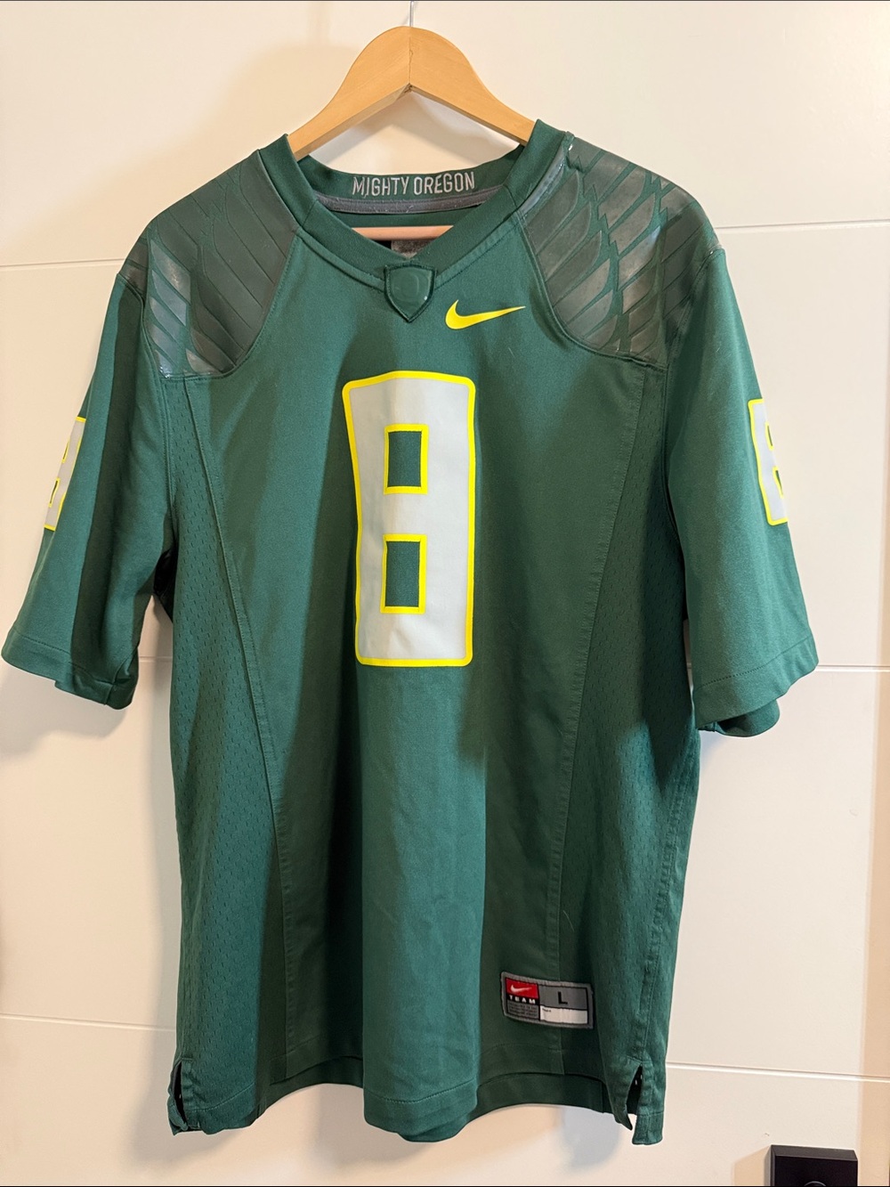 Nike Men's Green UO #8 Football Jersey with Neon Yellow Trim - Mariota